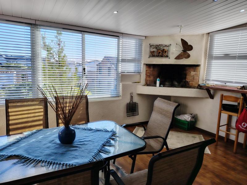 4 Bedroom Property for Sale in Pringle Bay Western Cape